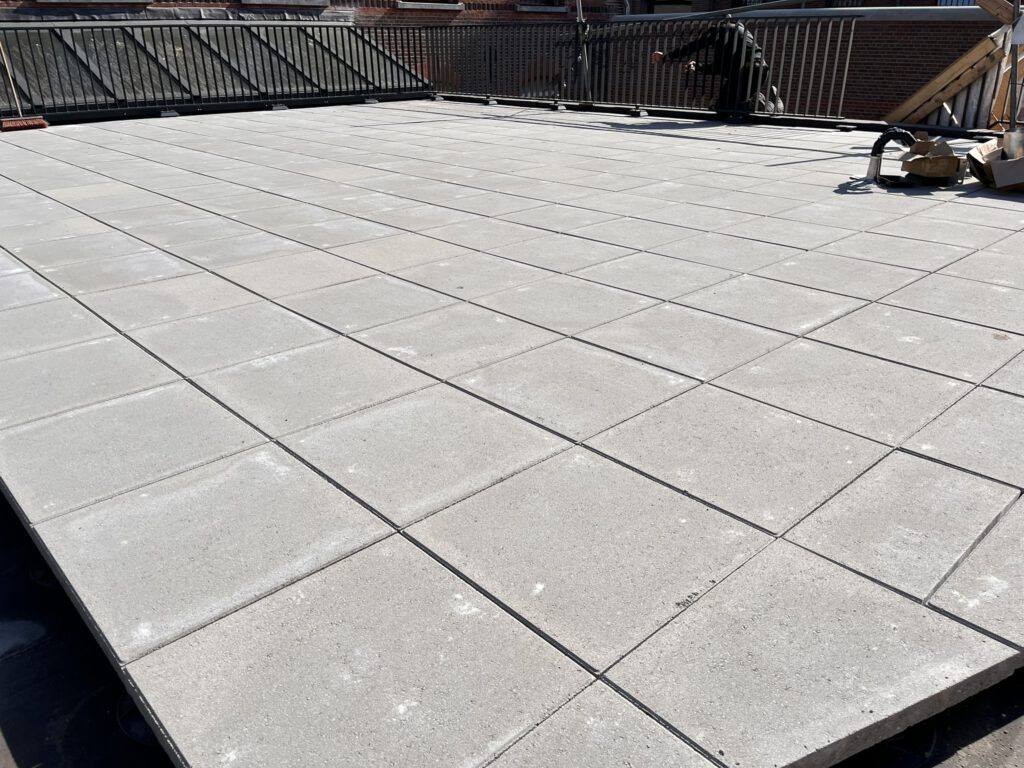 Dakterras van 145 m² met betontegel 50x50x5cm op verstelbare dragers in Haarlem, foto 10