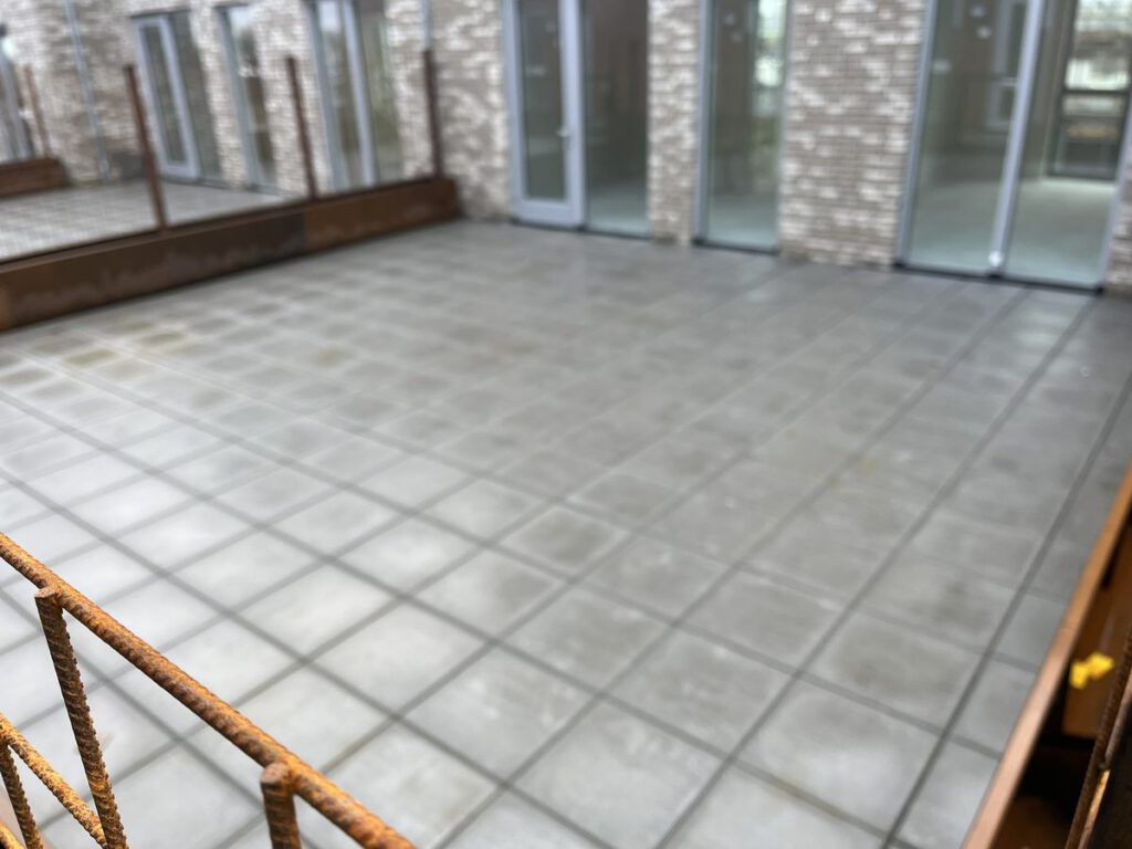 Daktuin van 1.056 m² met beton 50x50x5cm op verstelbare dragers in Streefkerk, foto 5