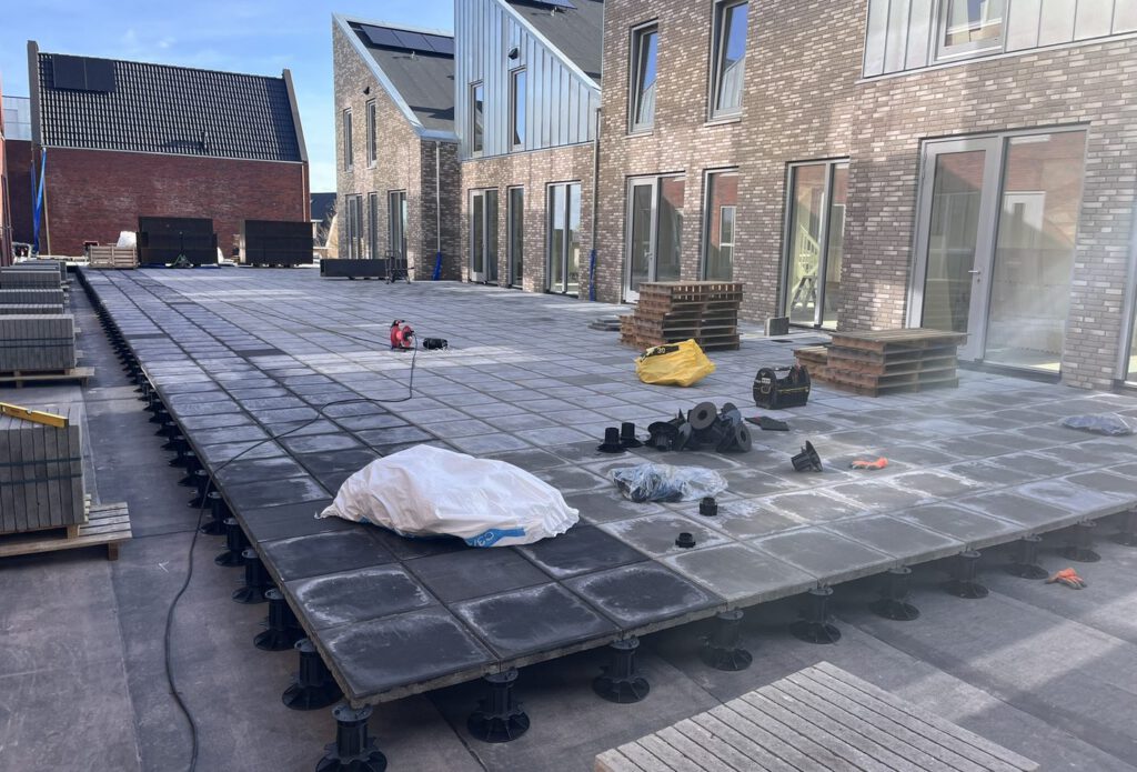 Daktuin van 1.056 m² met beton 50x50x5cm op verstelbare dragers in Streefkerk, foto 10
